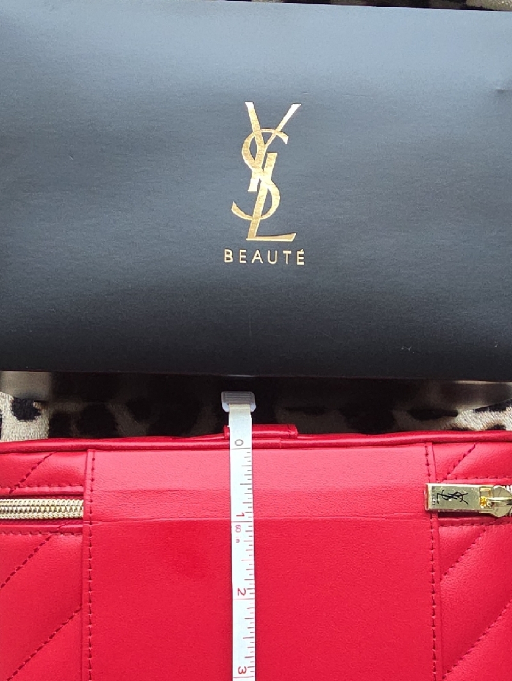 Yves Saint Laurent Beaute Red Quilted Zip Cosmetic Case with Mirror - Picture 5 of 5